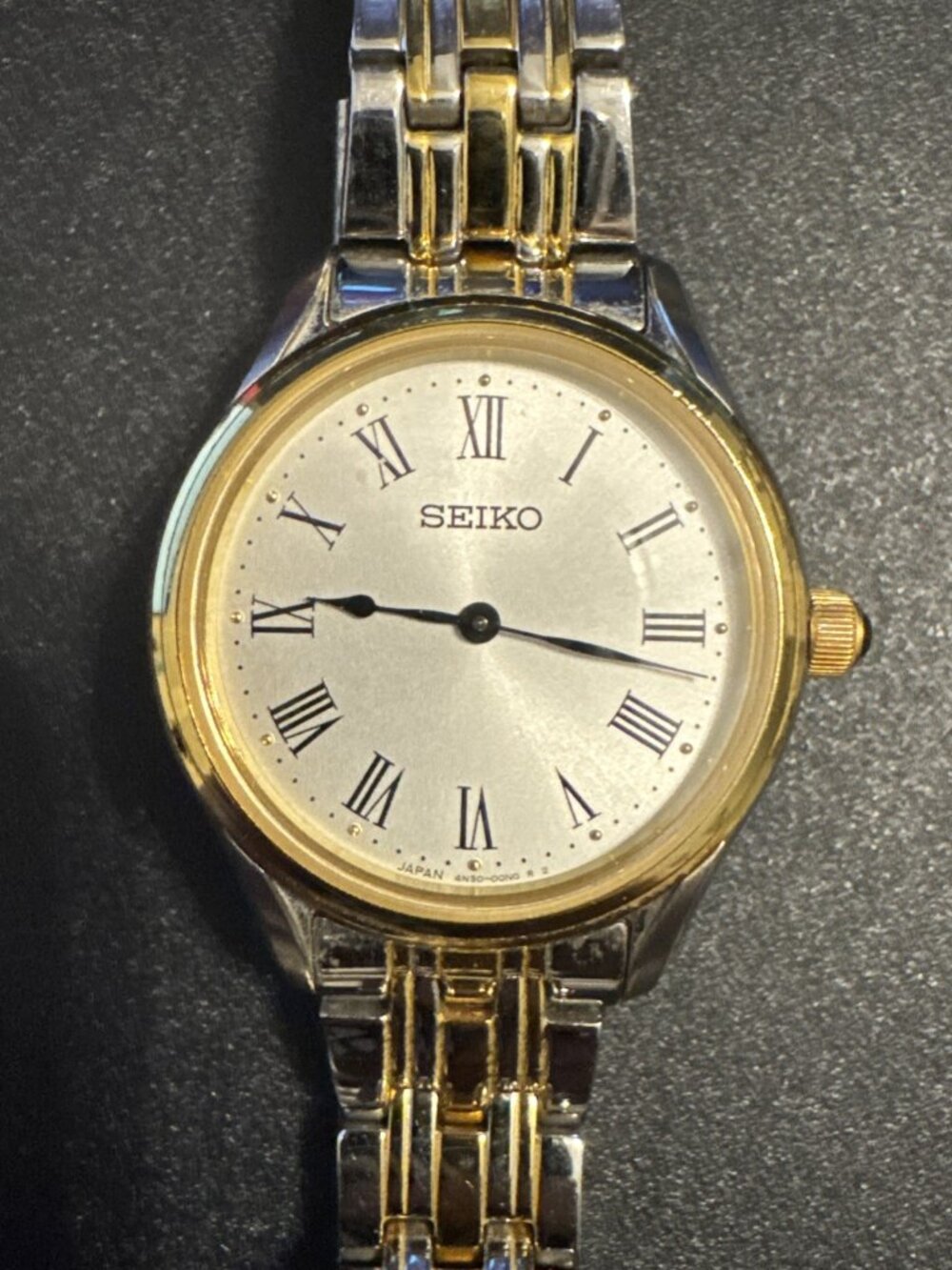 Seiko Womens Stainless Steel Two Tone WR Watch Works With Batteries 4N30-00K0